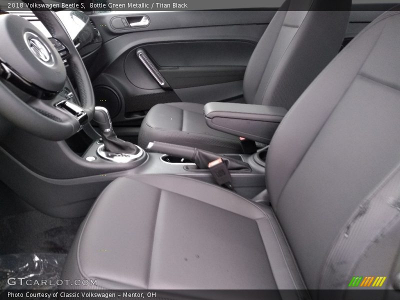 Bottle Green Metallic / Titan Black 2018 Volkswagen Beetle S