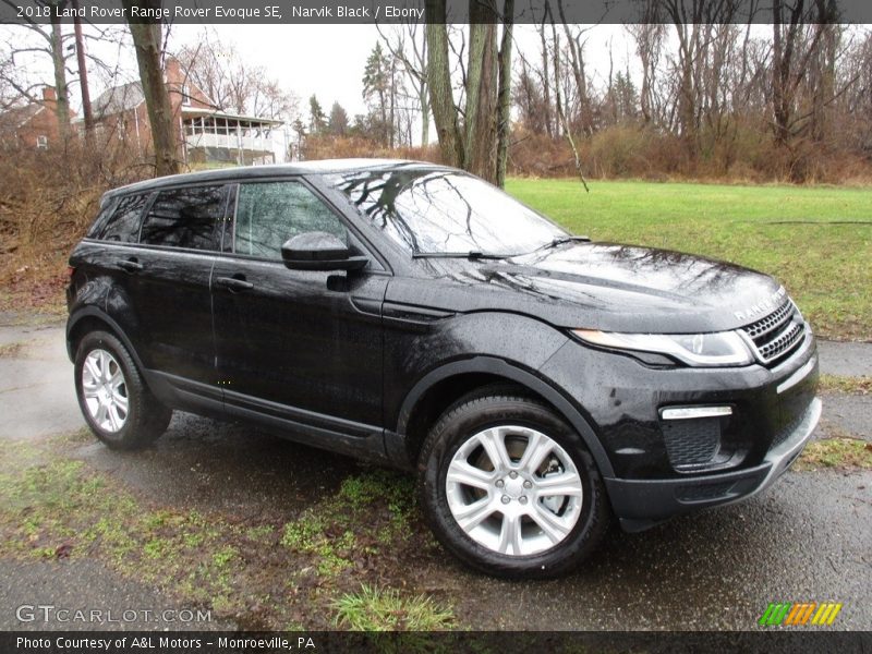 Front 3/4 View of 2018 Range Rover Evoque SE
