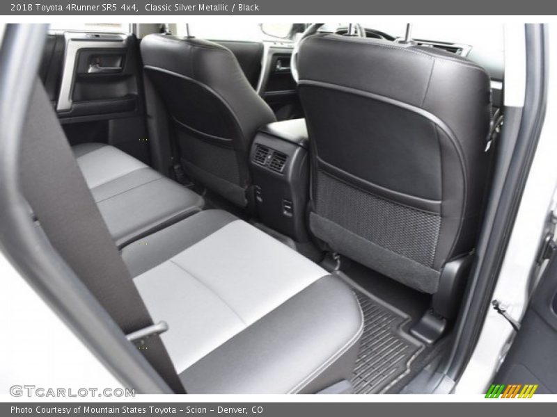 Classic Silver Metallic / Black 2018 Toyota 4Runner SR5 4x4