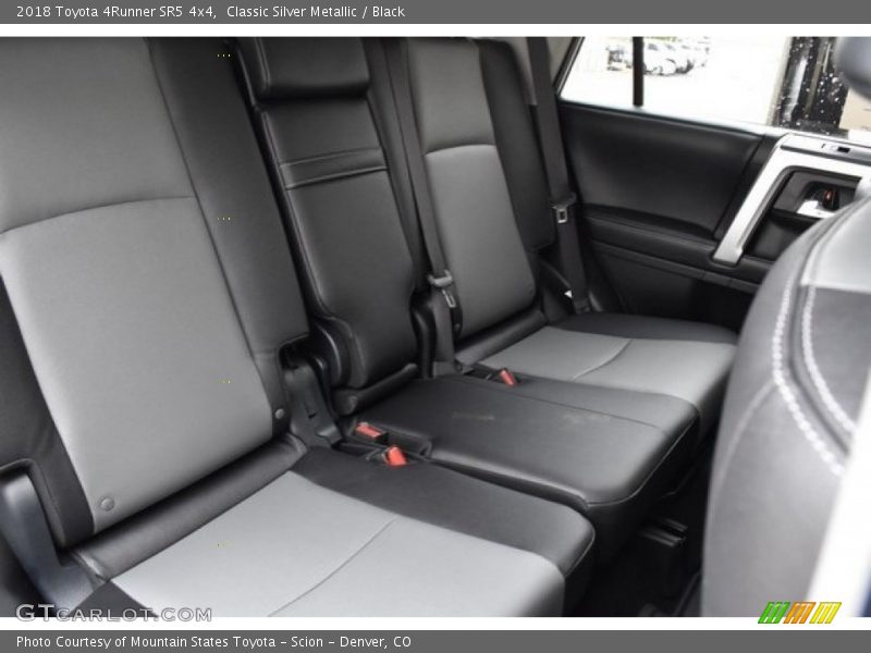 Classic Silver Metallic / Black 2018 Toyota 4Runner SR5 4x4