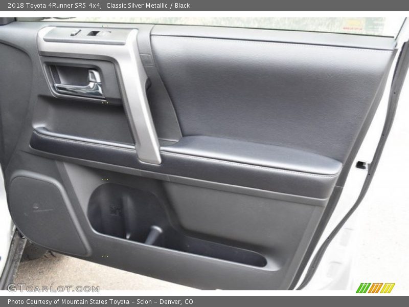 Classic Silver Metallic / Black 2018 Toyota 4Runner SR5 4x4