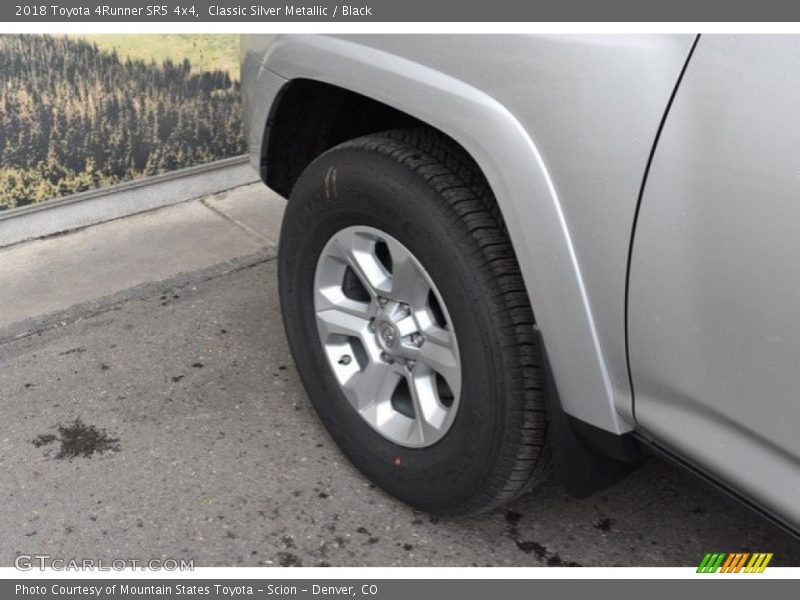 Classic Silver Metallic / Black 2018 Toyota 4Runner SR5 4x4