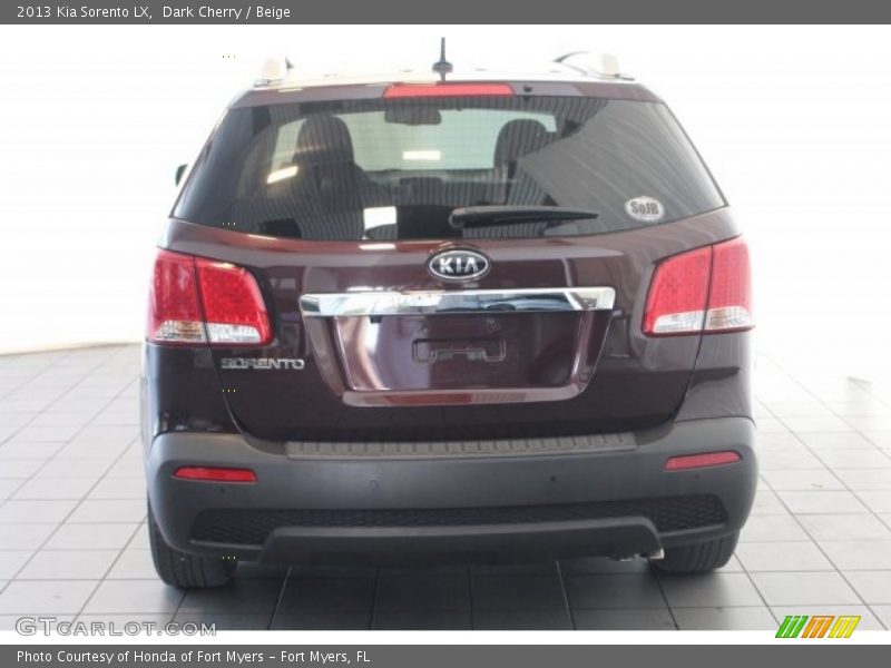 Dark Cherry / Beige 2013 Kia Sorento LX