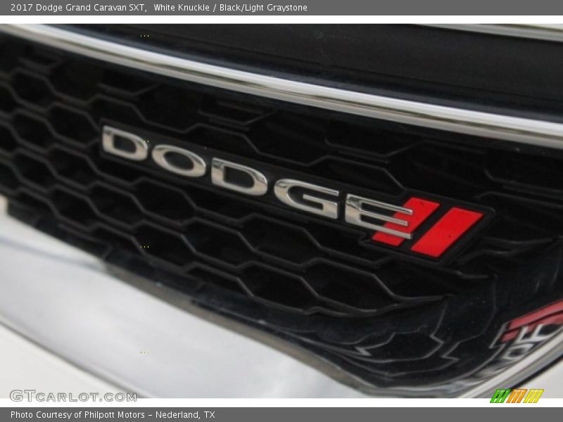 White Knuckle / Black/Light Graystone 2017 Dodge Grand Caravan SXT