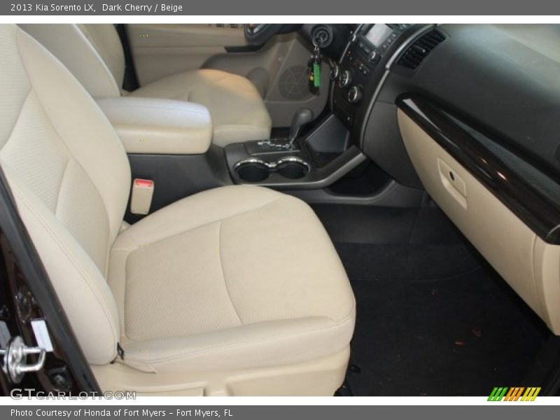 Dark Cherry / Beige 2013 Kia Sorento LX