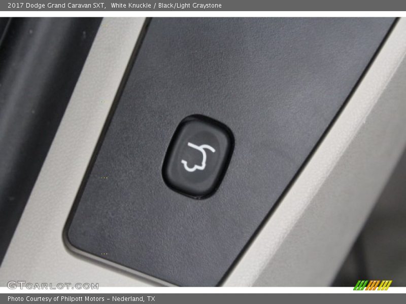 White Knuckle / Black/Light Graystone 2017 Dodge Grand Caravan SXT