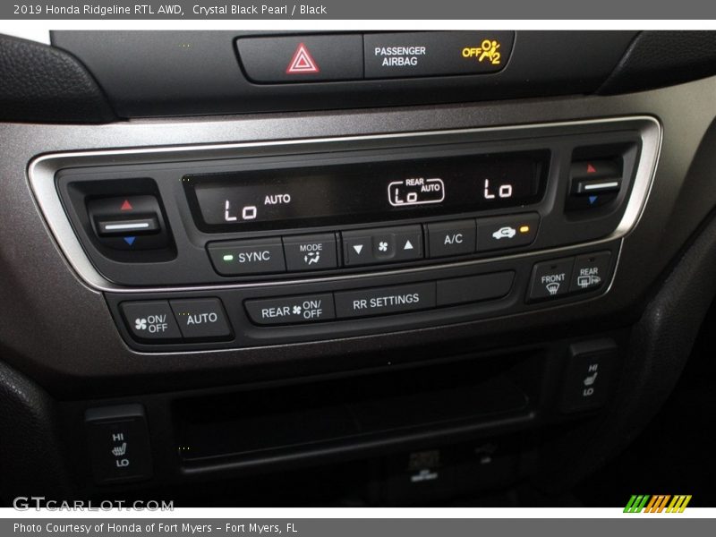 Controls of 2019 Ridgeline RTL AWD