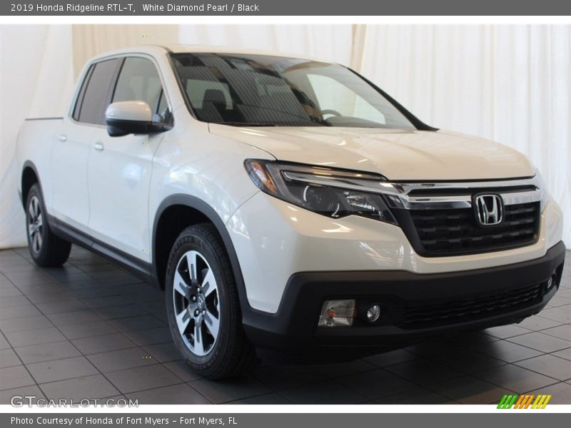 Front 3/4 View of 2019 Ridgeline RTL-T