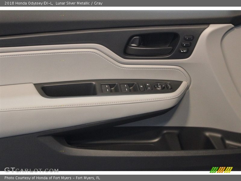 Lunar Silver Metallic / Gray 2018 Honda Odyssey EX-L