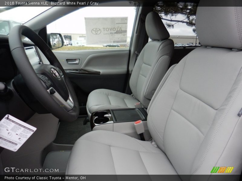 Blizzard White Pearl / Gray 2018 Toyota Sienna XLE