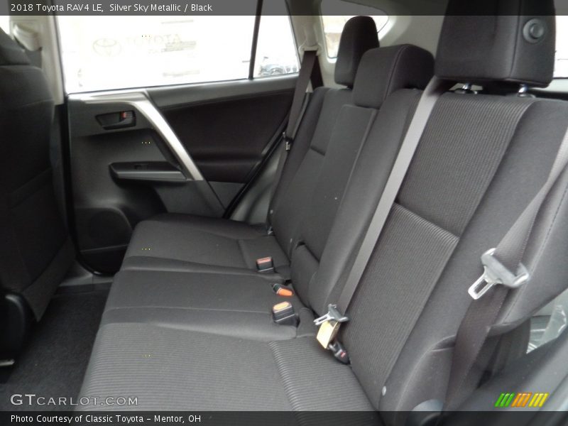 Silver Sky Metallic / Black 2018 Toyota RAV4 LE