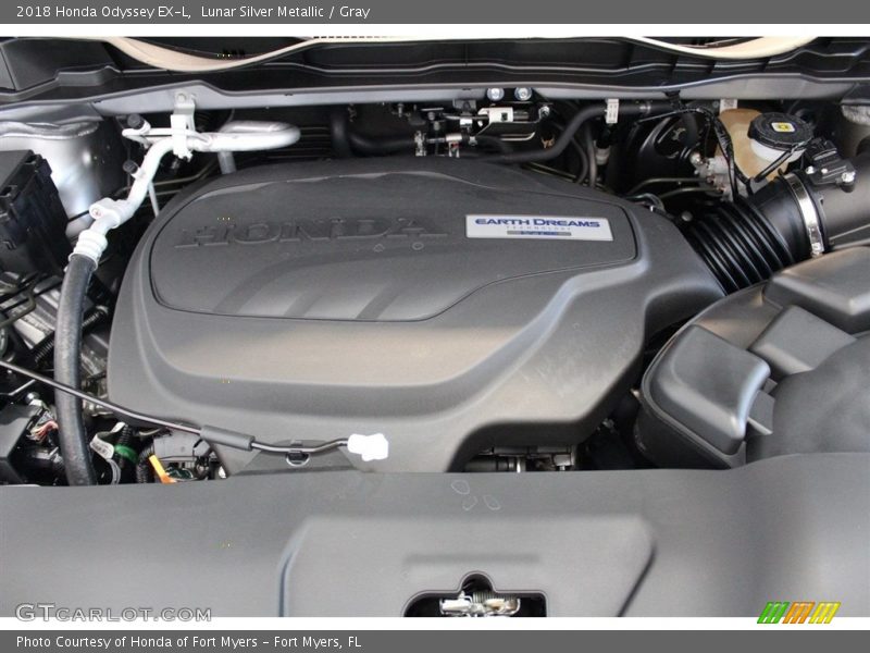 Lunar Silver Metallic / Gray 2018 Honda Odyssey EX-L