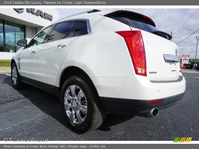 Platinum Ice Tricoat / Light Titanium/Ebony 2016 Cadillac SRX Luxury