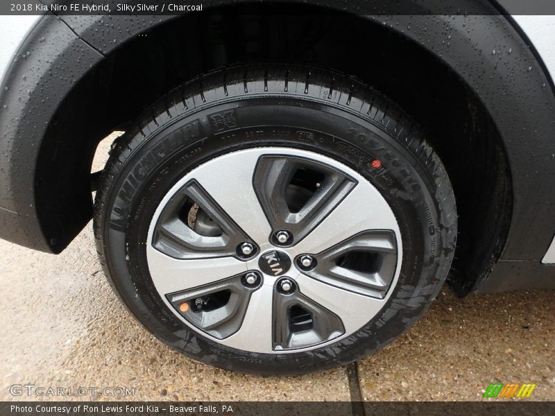 Silky Silver / Charcoal 2018 Kia Niro FE Hybrid