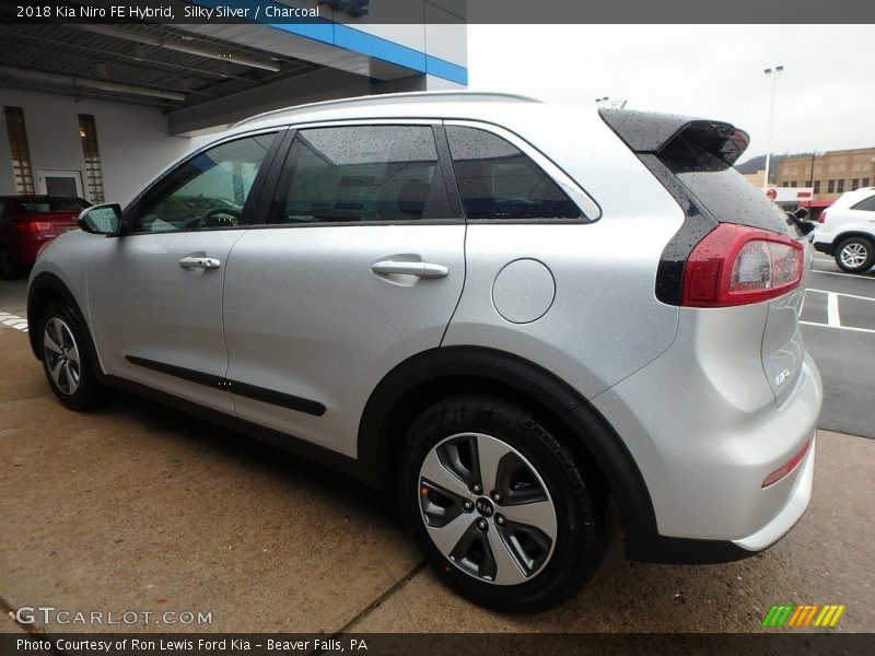 Silky Silver / Charcoal 2018 Kia Niro FE Hybrid