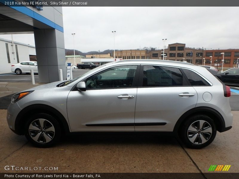 Silky Silver / Charcoal 2018 Kia Niro FE Hybrid