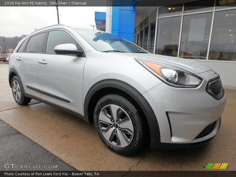 Silky Silver / Charcoal 2018 Kia Niro FE Hybrid