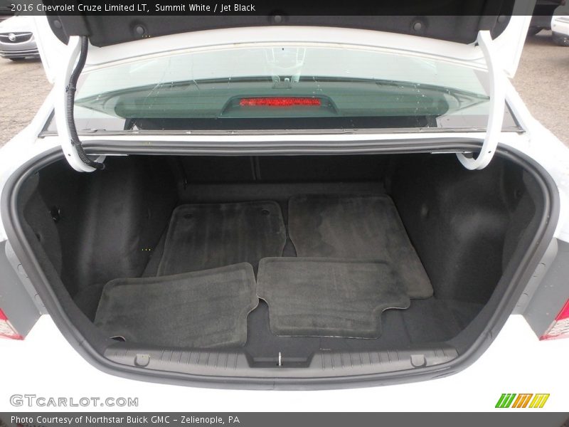 Summit White / Jet Black 2016 Chevrolet Cruze Limited LT