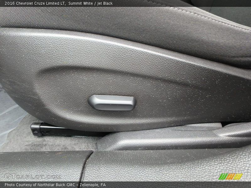 Summit White / Jet Black 2016 Chevrolet Cruze Limited LT