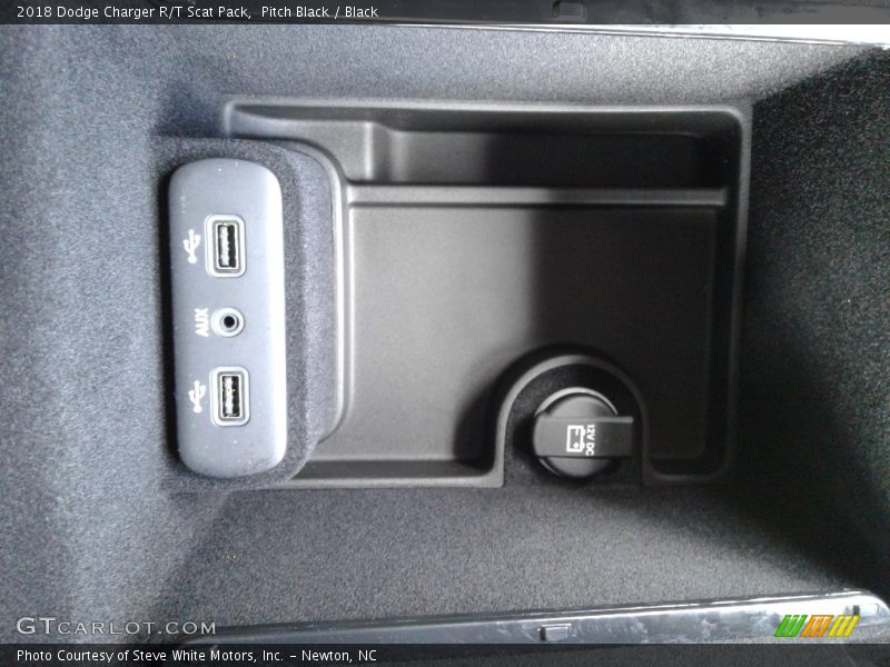 Pitch Black / Black 2018 Dodge Charger R/T Scat Pack