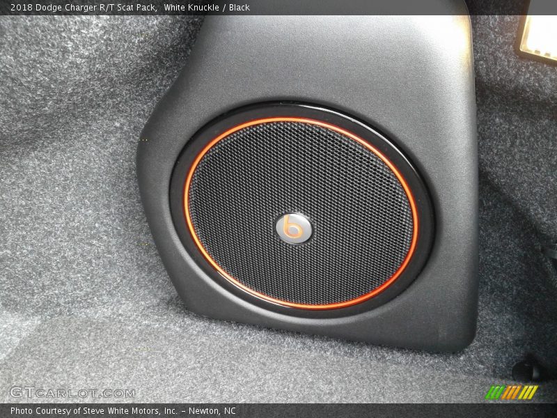 White Knuckle / Black 2018 Dodge Charger R/T Scat Pack