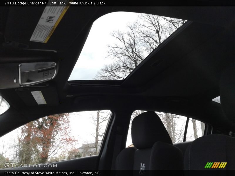 White Knuckle / Black 2018 Dodge Charger R/T Scat Pack