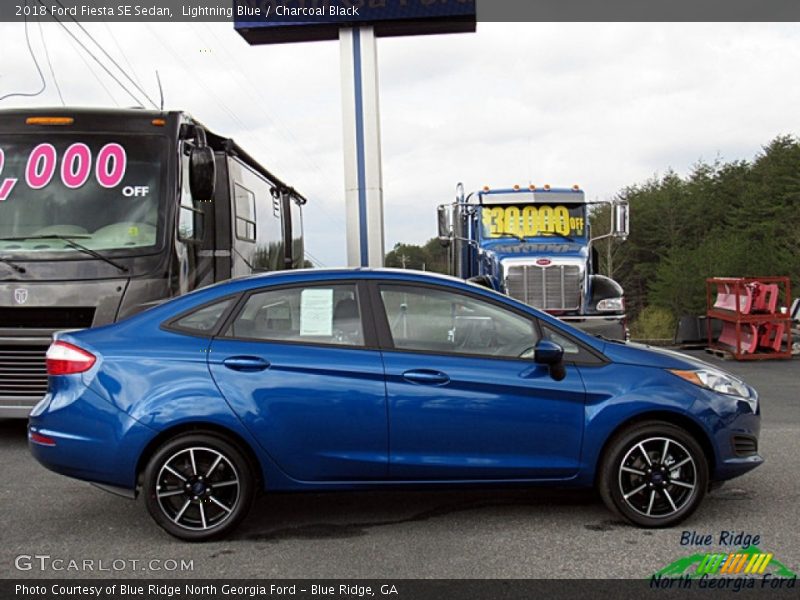 Lightning Blue / Charcoal Black 2018 Ford Fiesta SE Sedan