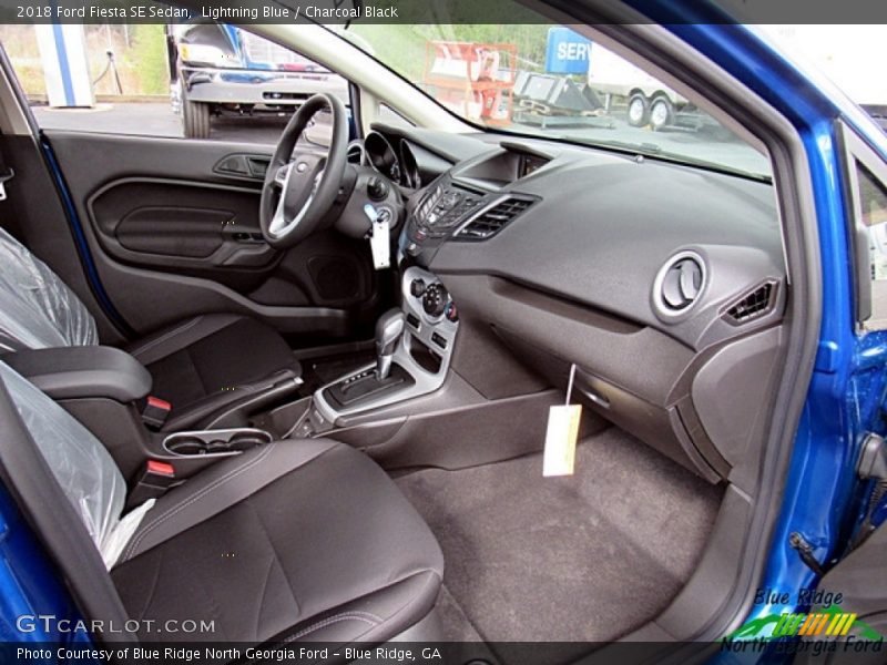 Lightning Blue / Charcoal Black 2018 Ford Fiesta SE Sedan
