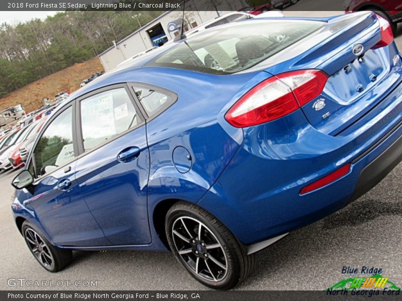 Lightning Blue / Charcoal Black 2018 Ford Fiesta SE Sedan