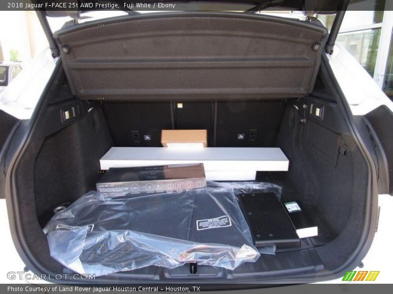 Fuji White / Ebony 2018 Jaguar F-PACE 25t AWD Prestige