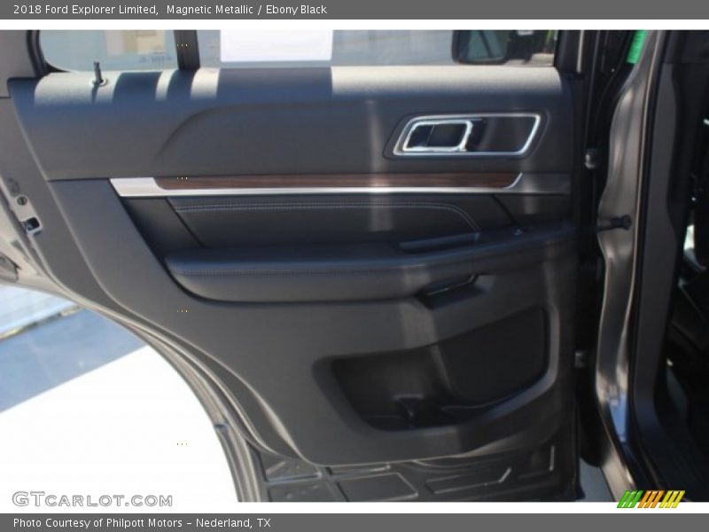 Magnetic Metallic / Ebony Black 2018 Ford Explorer Limited