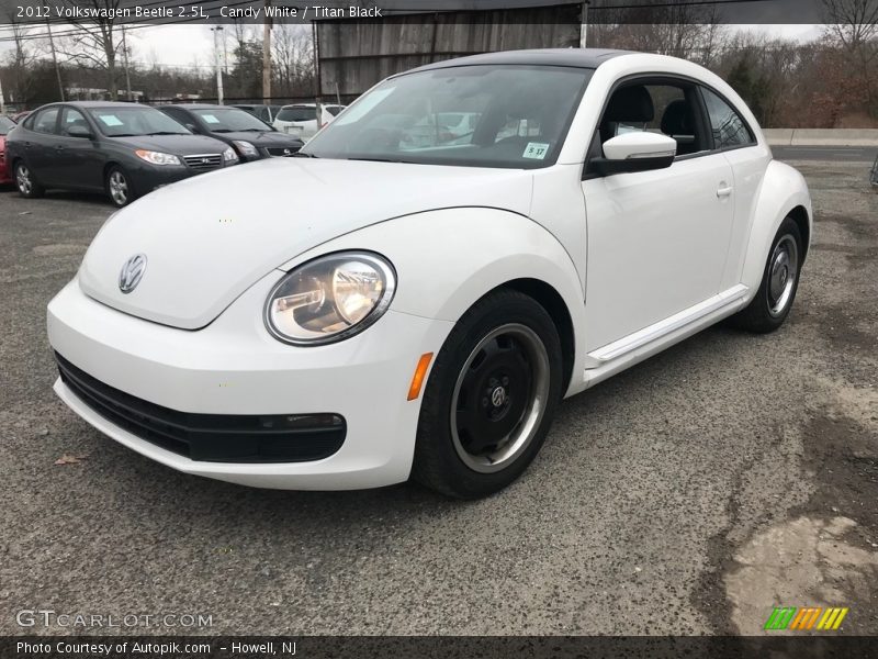 Candy White / Titan Black 2012 Volkswagen Beetle 2.5L