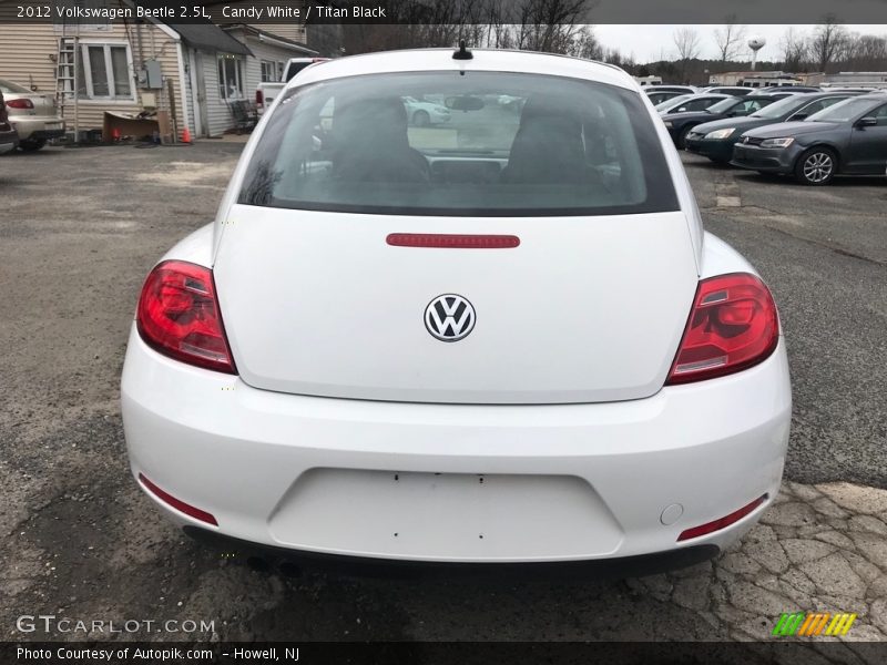 Candy White / Titan Black 2012 Volkswagen Beetle 2.5L