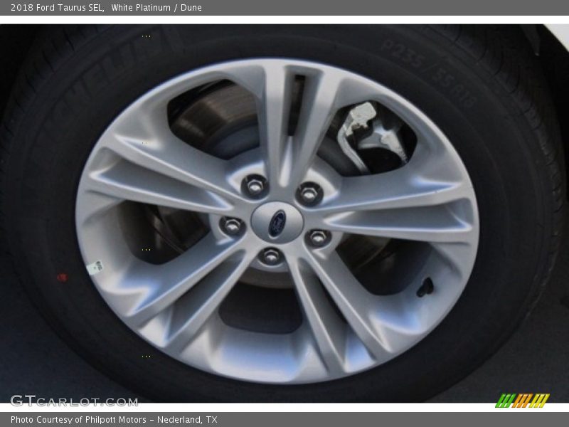 White Platinum / Dune 2018 Ford Taurus SEL