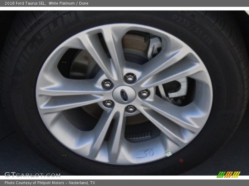 White Platinum / Dune 2018 Ford Taurus SEL