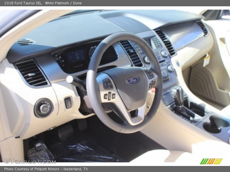 White Platinum / Dune 2018 Ford Taurus SEL