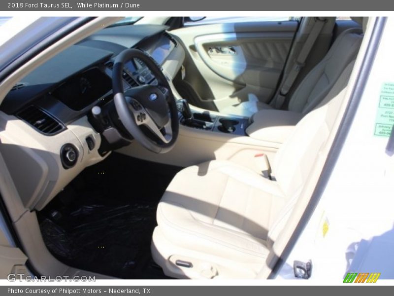 White Platinum / Dune 2018 Ford Taurus SEL