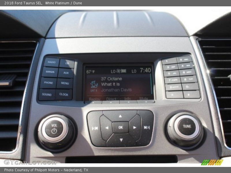 White Platinum / Dune 2018 Ford Taurus SEL