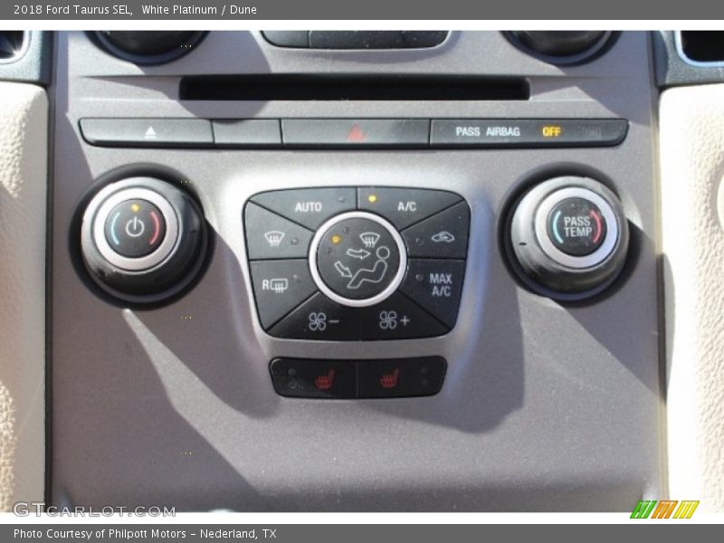 White Platinum / Dune 2018 Ford Taurus SEL