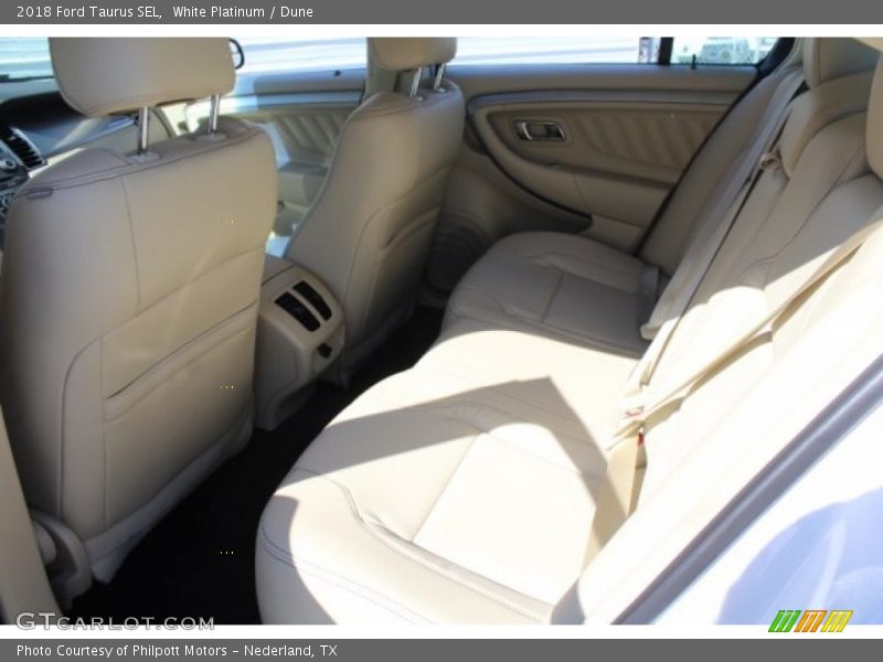 White Platinum / Dune 2018 Ford Taurus SEL