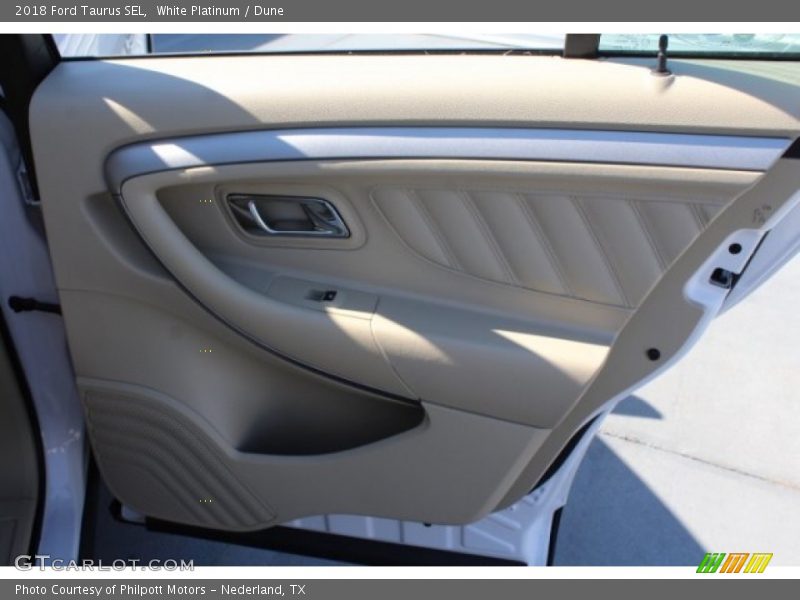 White Platinum / Dune 2018 Ford Taurus SEL