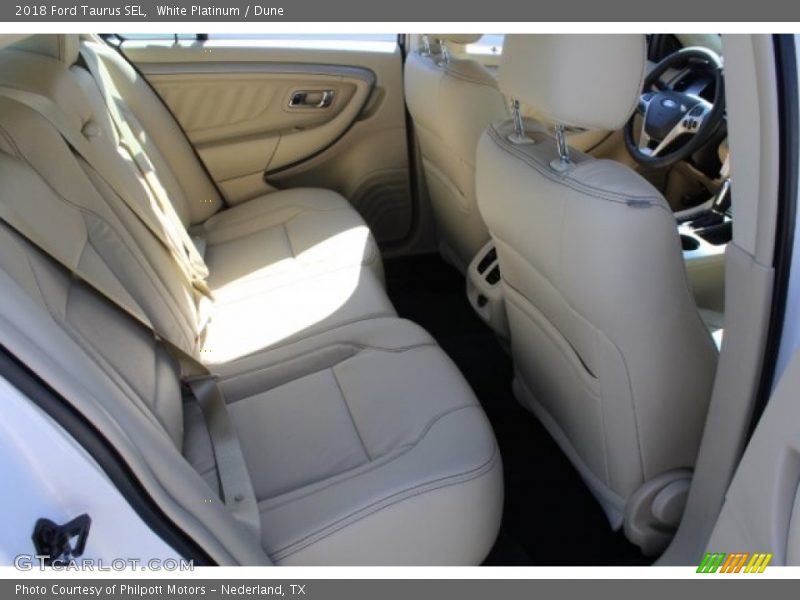 White Platinum / Dune 2018 Ford Taurus SEL
