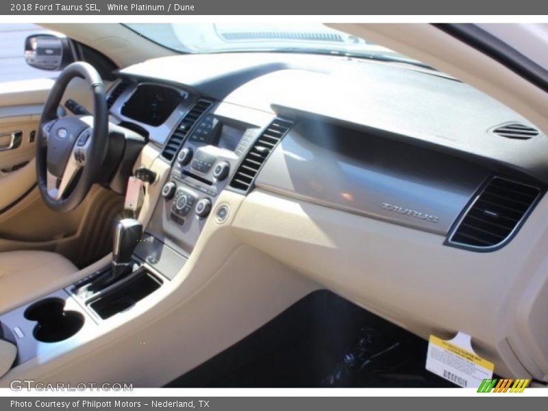 White Platinum / Dune 2018 Ford Taurus SEL