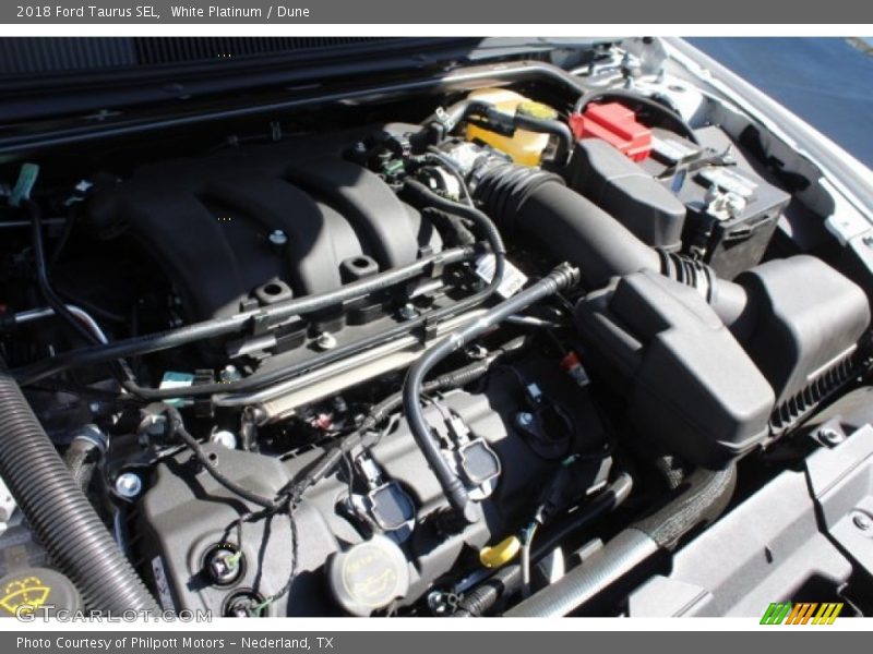 White Platinum / Dune 2018 Ford Taurus SEL