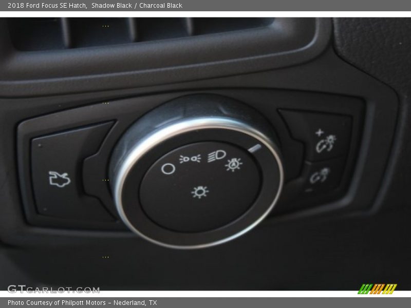Shadow Black / Charcoal Black 2018 Ford Focus SE Hatch