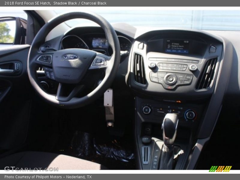 Shadow Black / Charcoal Black 2018 Ford Focus SE Hatch