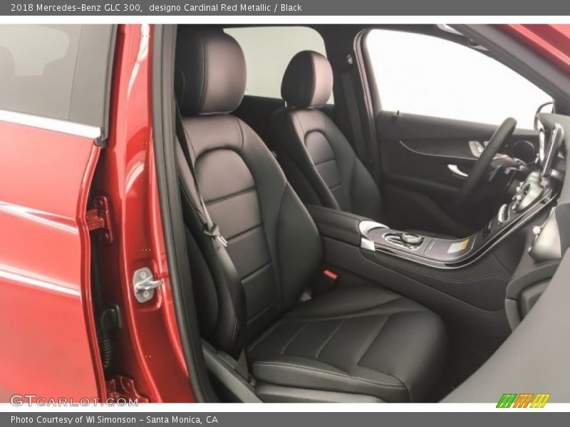 designo Cardinal Red Metallic / Black 2018 Mercedes-Benz GLC 300