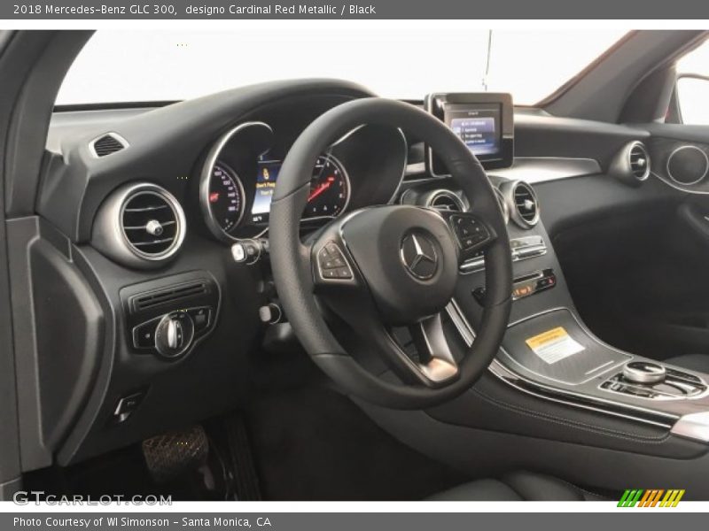designo Cardinal Red Metallic / Black 2018 Mercedes-Benz GLC 300
