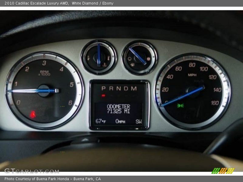 White Diamond / Ebony 2010 Cadillac Escalade Luxury AWD