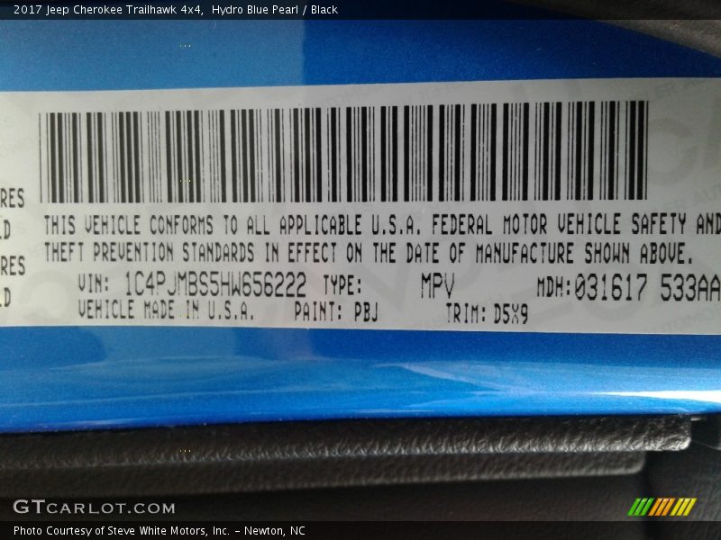 Hydro Blue Pearl / Black 2017 Jeep Cherokee Trailhawk 4x4